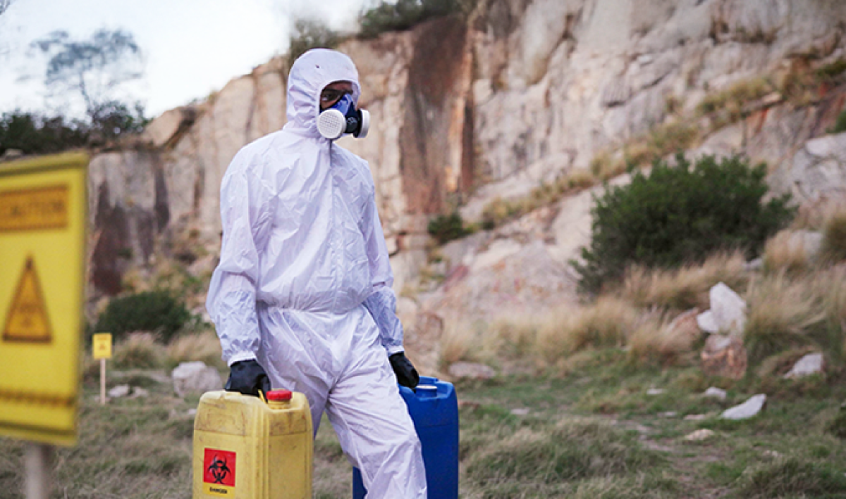 How does poor waste management affect public health_